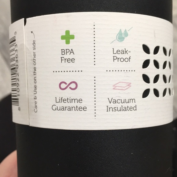 Black ello vacuum insulated Travel mug - Picture 6 of 11